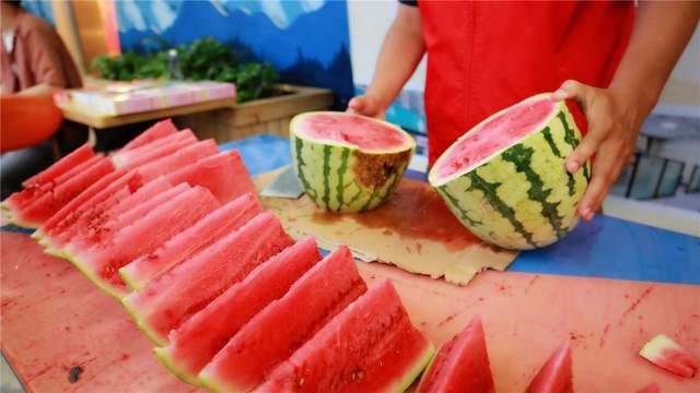 网红小刀刀吃瓜图片高清,高清图片揭秘幕后故事